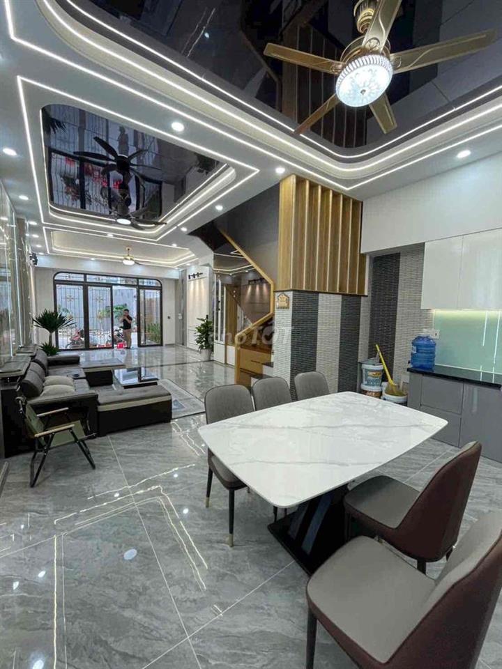 Bán Nhà 1 Trệt 2 Lầu 1tum thổ cư 💯 sổ hoàn công, KDC Hoá An, phường Bi