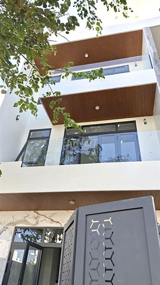 KĐT PHƯỚC LONG NHÀ MỚI 3,5 TẦNG 6 PHÒNG NGỦ