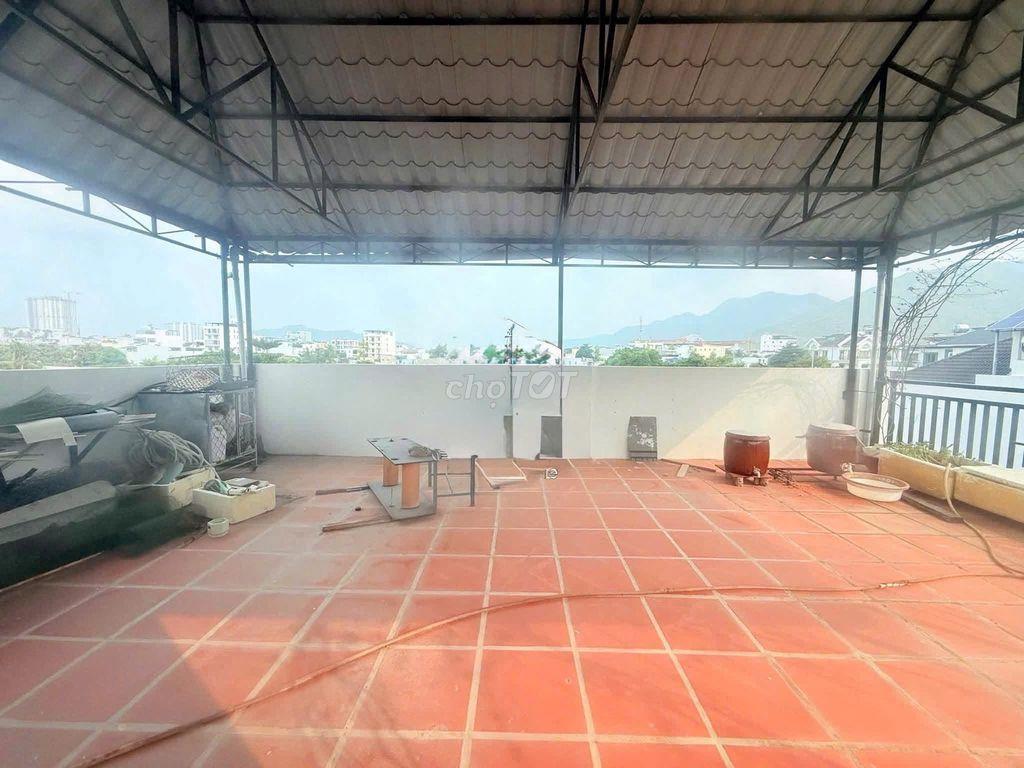 NHÀ SÂN VƯỜN 4 PHÒNG NGỦ NAM NHA TRANG GIÁ 30 TRIỆU/ THÁNG