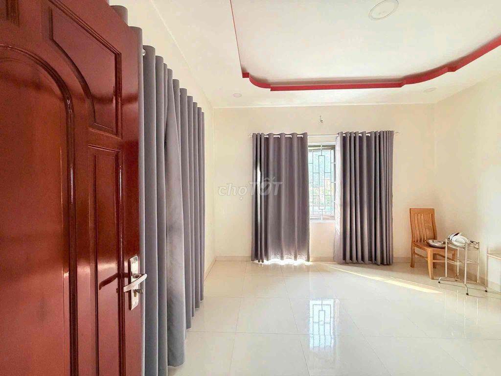 CHO THUÊ NHÀ SÂN VƯỜN 4 PHÒNG NGỦ NAM NHA TRANG GIÁ