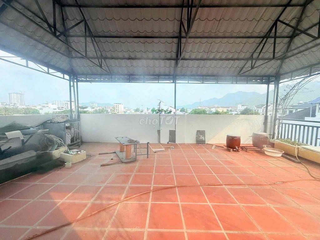 CHO THUÊ NHÀ SÂN VƯỜN 4 PHÒNG NGỦ NAM NHA TRANG GIÁ