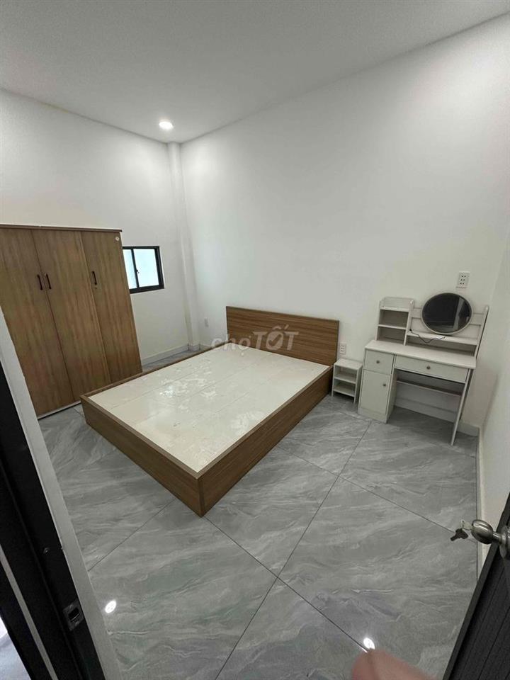 cần bán nhà mới 100% đã hoàn công