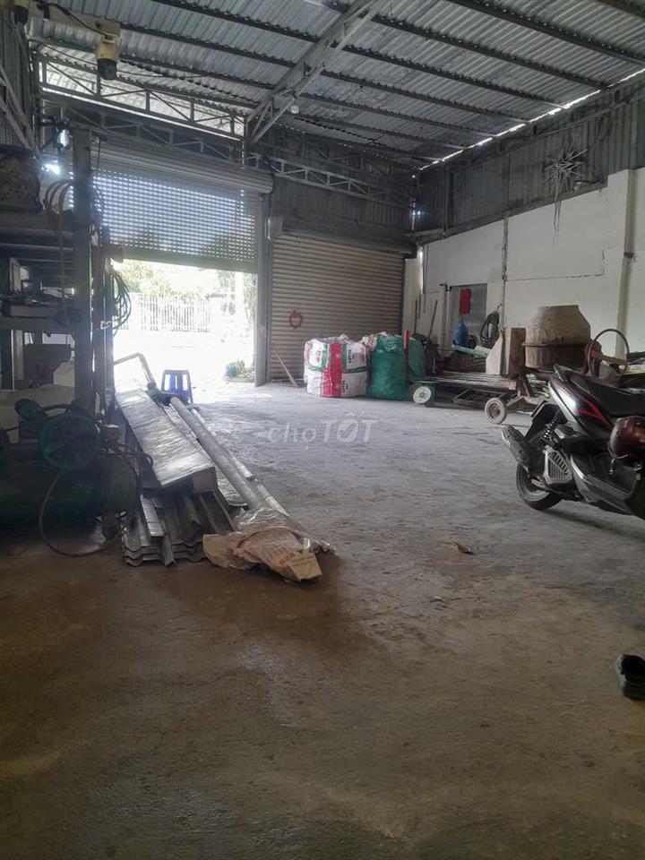 Cho thuê nhà MT QL55 trung tâm TT Long Điền để bán đồ chay