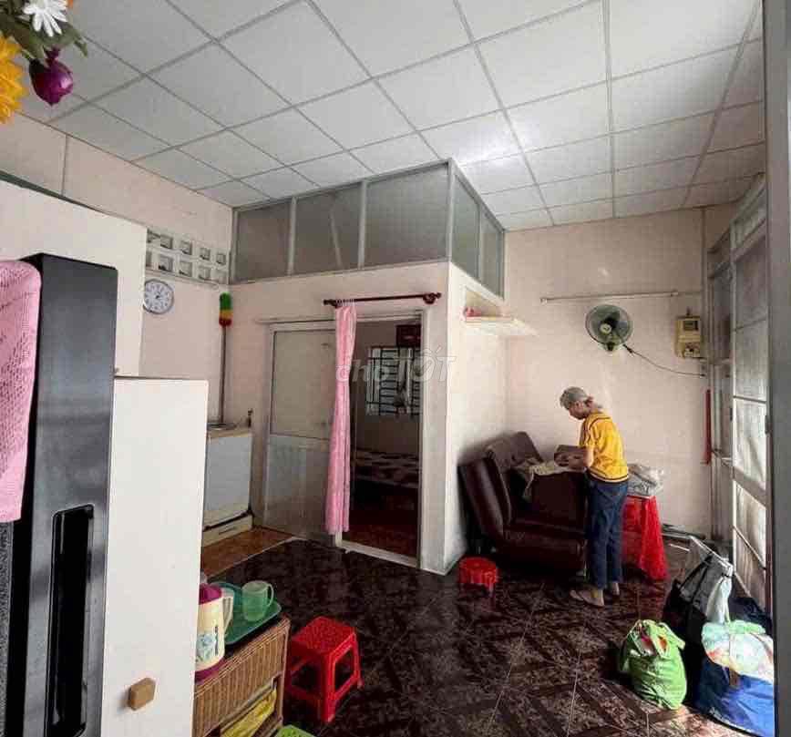 NHÀ VỊ TRÍ KINH DOANH TRỤC CHÍNH HẺM 75 TRẦN PHÚ