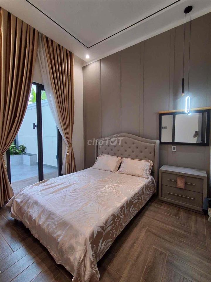 Nhà lầu trung tâm, sát chợ Long Hoa, Tây Ninh