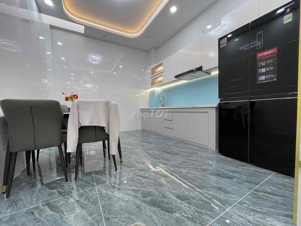 KHÔNG LỘ GIỚI - NHÀ 2 TẦNG ĐẸP KENG - GÒ VẤP - DT - 42m2