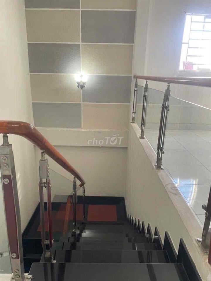 Nhà chính chủ đi nước ngoài cần bán