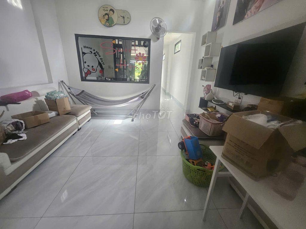 MÌNH CHÍNH CHỦ CẦN BÁN CĂN NHÀ 4*24 - HẺM XE HƠI - XE ĐẬU TRONG NHÀ