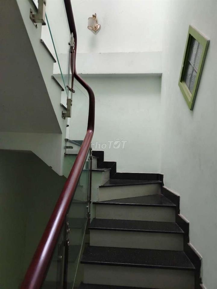 cho thuê nhà nguyên căn ,Oto vào đến cửa 