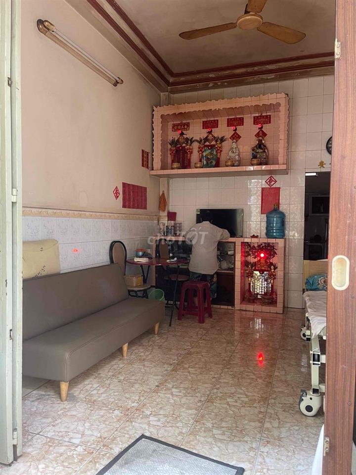 Cho thuê nhà nguyên căn 13tr cách hẻm xe hơi 4căn (5 phòng+ 2wc +1 sân