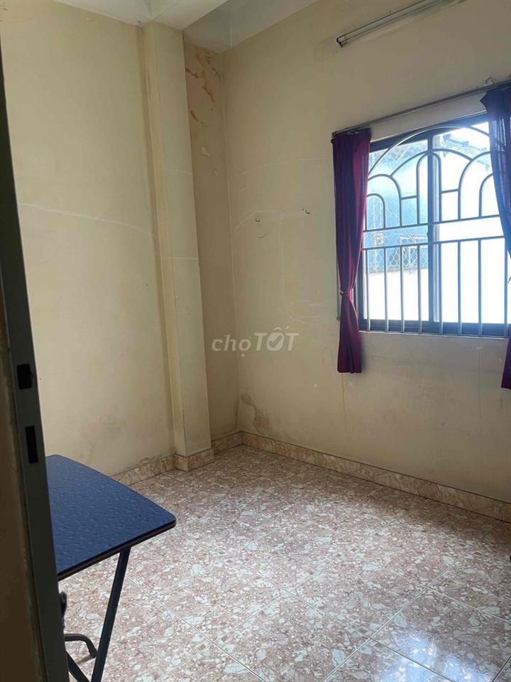 Cho thuê nhà nguyên căn 13tr cách hẻm xe hơi 4căn (5 phòng+ 2wc +1 sân