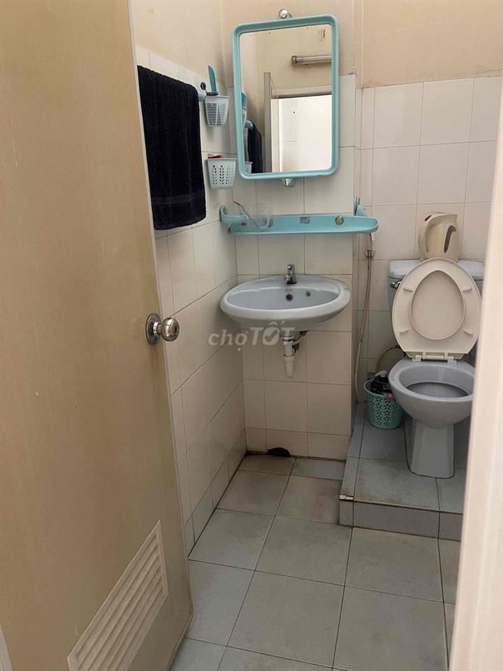 Cho thuê nhà nguyên căn 13tr cách hẻm xe hơi 4căn (5 phòng+ 2wc +1 sân