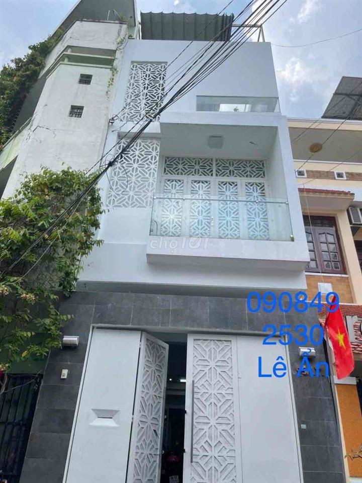 Nhà MT khu biệt thự kiều đàm Quận 7.