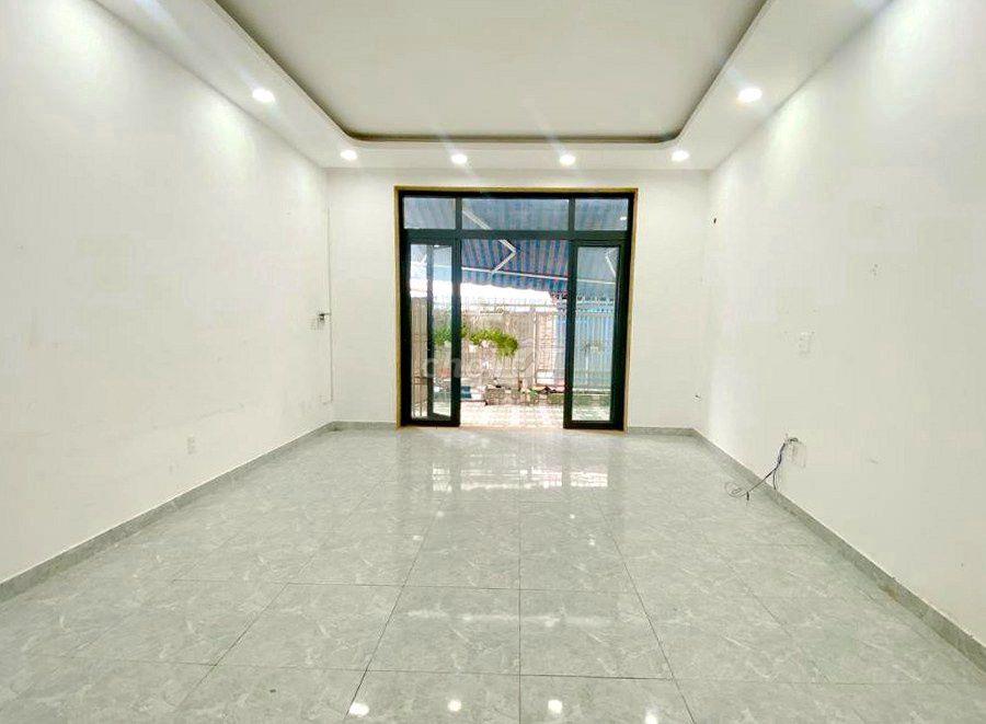Nhà mới hẻm Trần Thủ Độ 5x10m 3 tầng 5,3 T.Ỷ