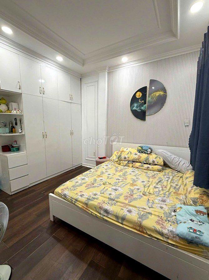 Nhà hẻm Trần Văn Ơn 4,3x10m 2 tầng nhà đẹp 5,8 T.Ỷ