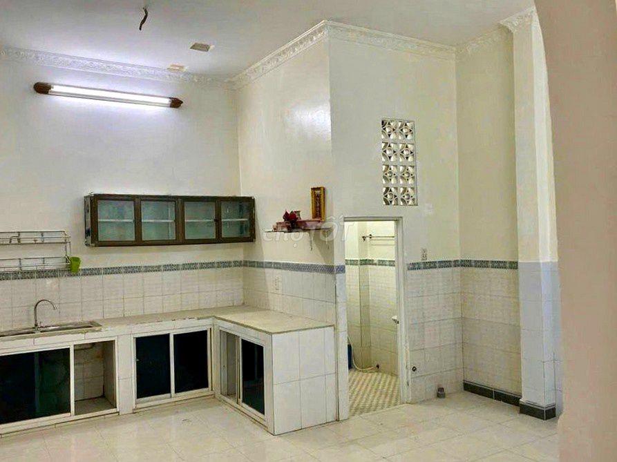 Nhà hẻm xe hơi Nguyễn Sơn 4,7x11,7m 6,3 T.Ỷ