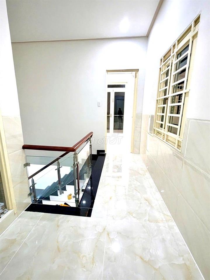 Nhà mới hẻm Văn Cao 4x11m 2 tầng 5,07 T.Ỷ