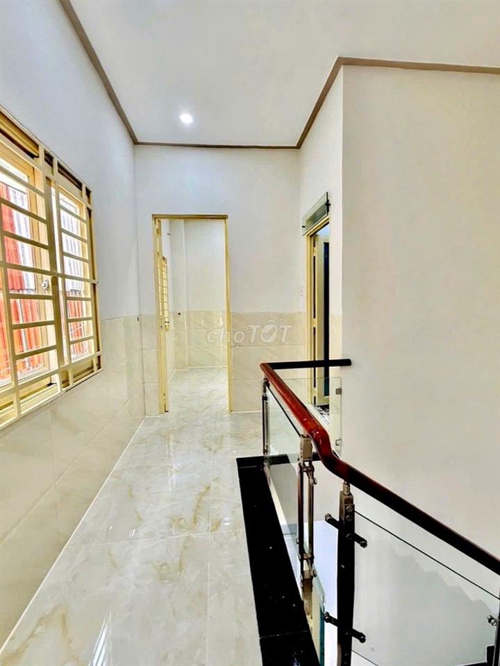 Nhà mới hẻm Văn Cao 4x11m 2 tầng 5,07 T.Ỷ