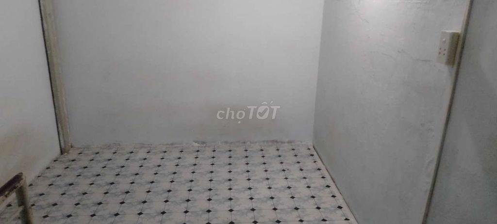Phòng trọ ở đường Trần Thủ Độ, Q.Tân Phú, HCM