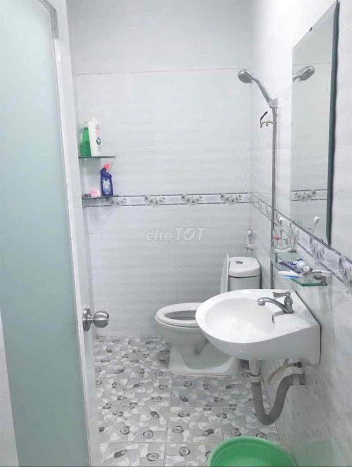 Cho thuê phòng trong nhà nguyên căn khu dân cư Hồng Long