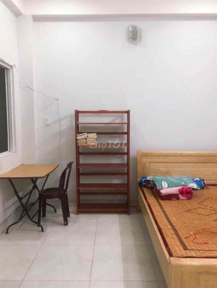 Cho thuê phòng trong nhà nguyên căn khu dân cư Hồng Long