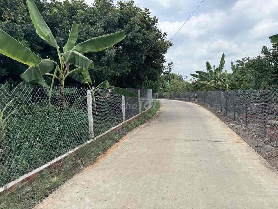Chính chủ bán lô đất trung tâm xã La Ngà 1040m2/ 550tr