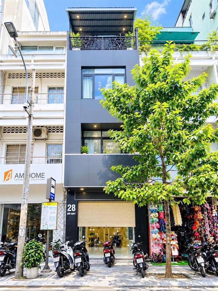 🔥 MẶT TIỀN 4 TẦNG – QUẬN 1 | SẴN 6 MÁY LẠNH
📍 Định, Quận 1