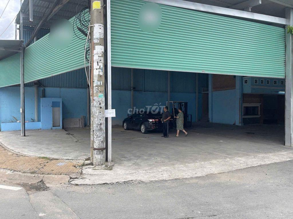 Cho thuê MB Gốc , 14 x 50m, 3 lầu, 22VP, giá : 120tr