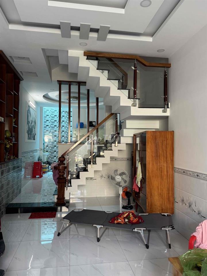 bán nhà mới xây