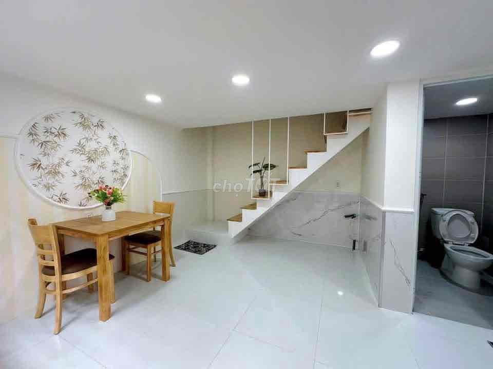 PHÒNG 1 TRỆT 1 LẦU CÓ MÁY LẠNH – GẦN ĐÌNH PHONG PHÚ, VINCOM LÊ VĂN VIỆ