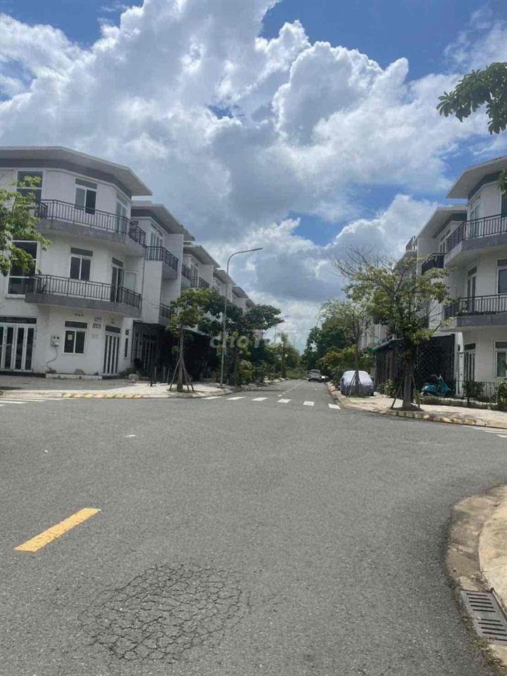 cần bán gấp nhà phố phúc an city