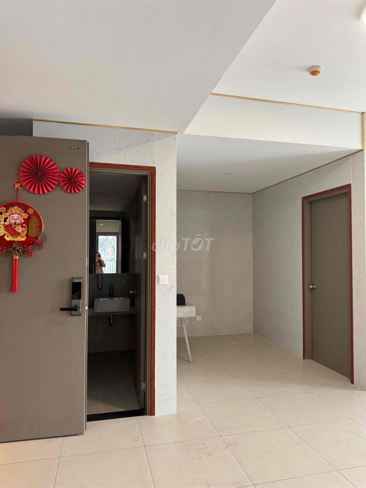 Cho thuê chung cư 2 PN nội thất cơ bản 3 máy lạnh