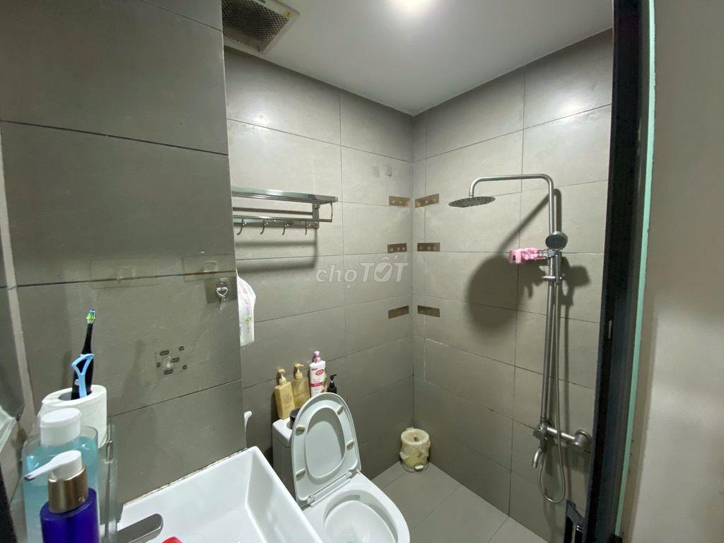 Pass gấp phòng full nội thất giá 4 triệu, đầu tháng 10 vào được.