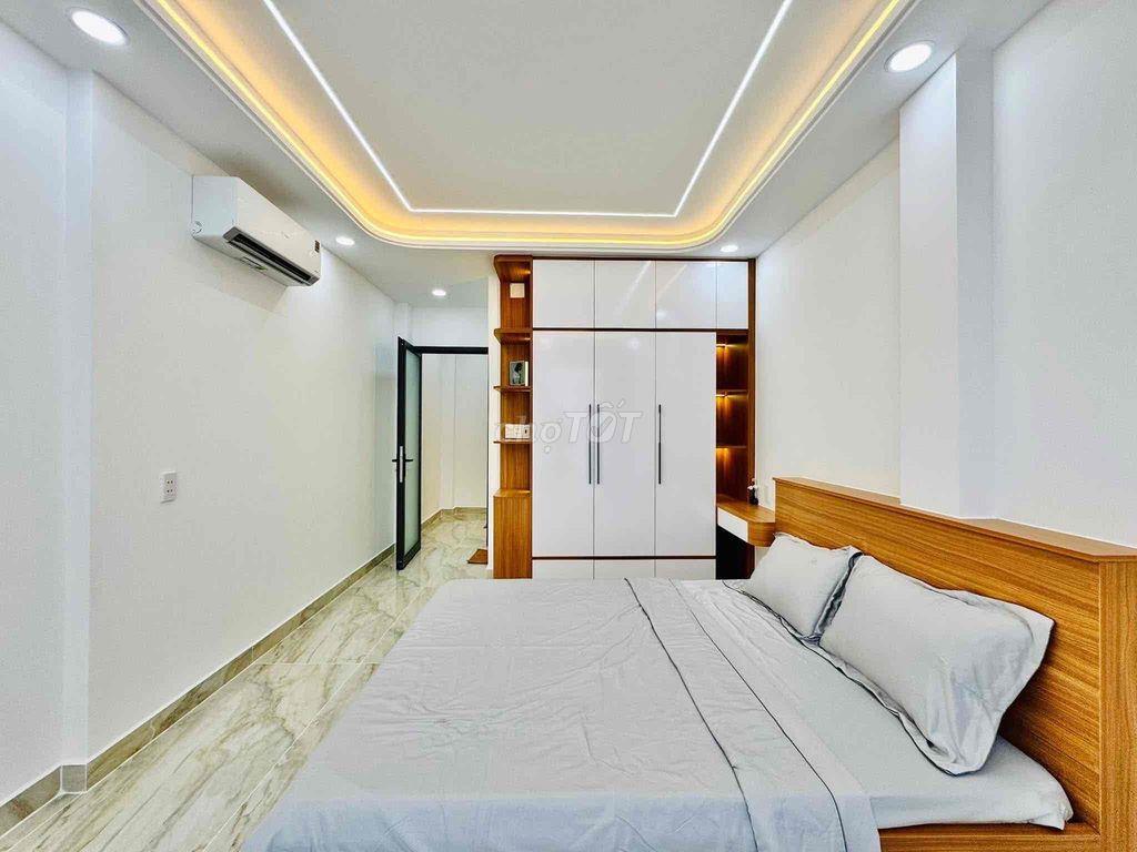 Chính chủ cho thuê nhà nguyên căn, 4 tầng, hẻm 8m thông Pham Văn Trị