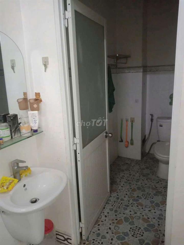 BÁN ĐẤT TẶNG NHÀ CẤP 4 SHR 65m2