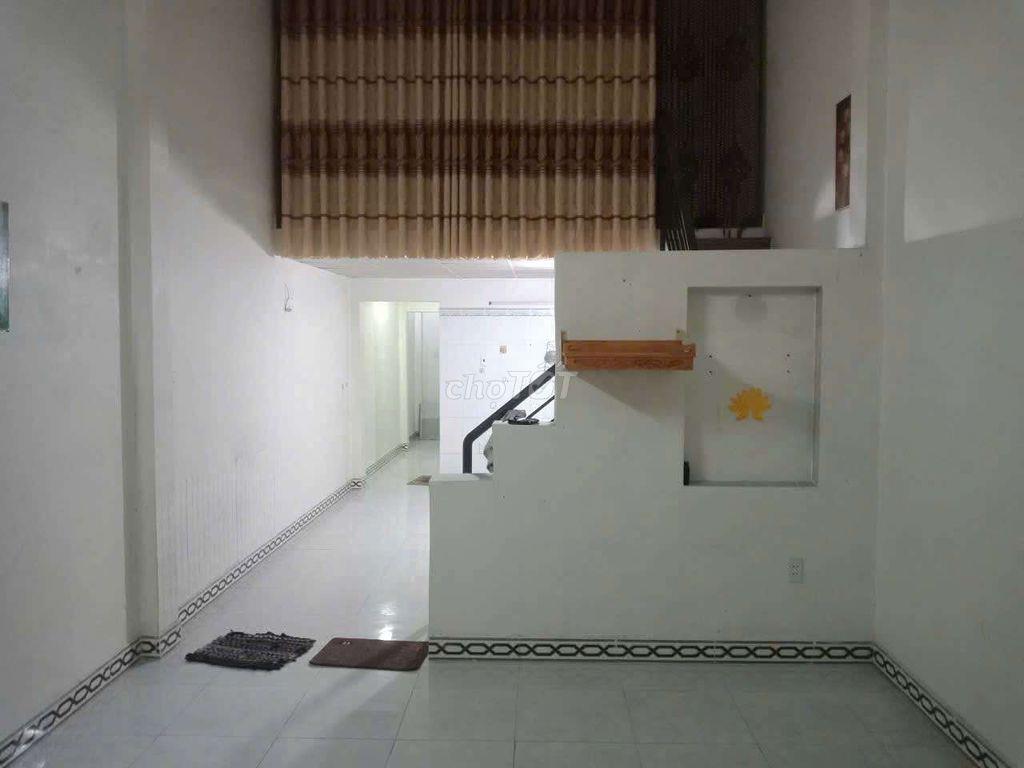 BÁN ĐẤT TẶNG NHÀ CẤP 4 SHR 65m2
