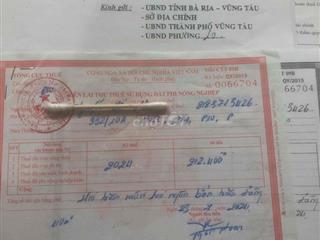 nhà bán có giấy tờ ( thuế riêng ) , hộ khẩu đầy đủ