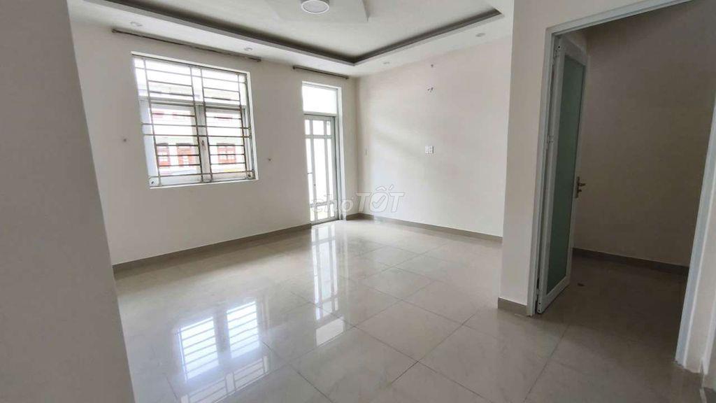 Cho thuê nguyên căn ở mặt tiền lớn, 50m2 4 tầng lầu 4 phòng