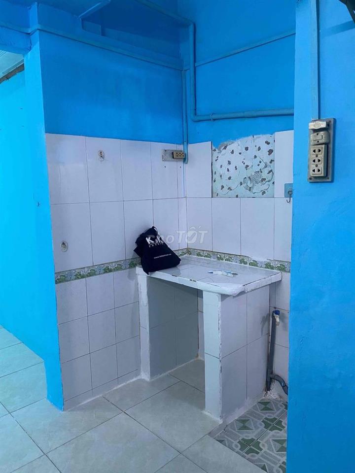 Phòng trống mặt tiền hẻm