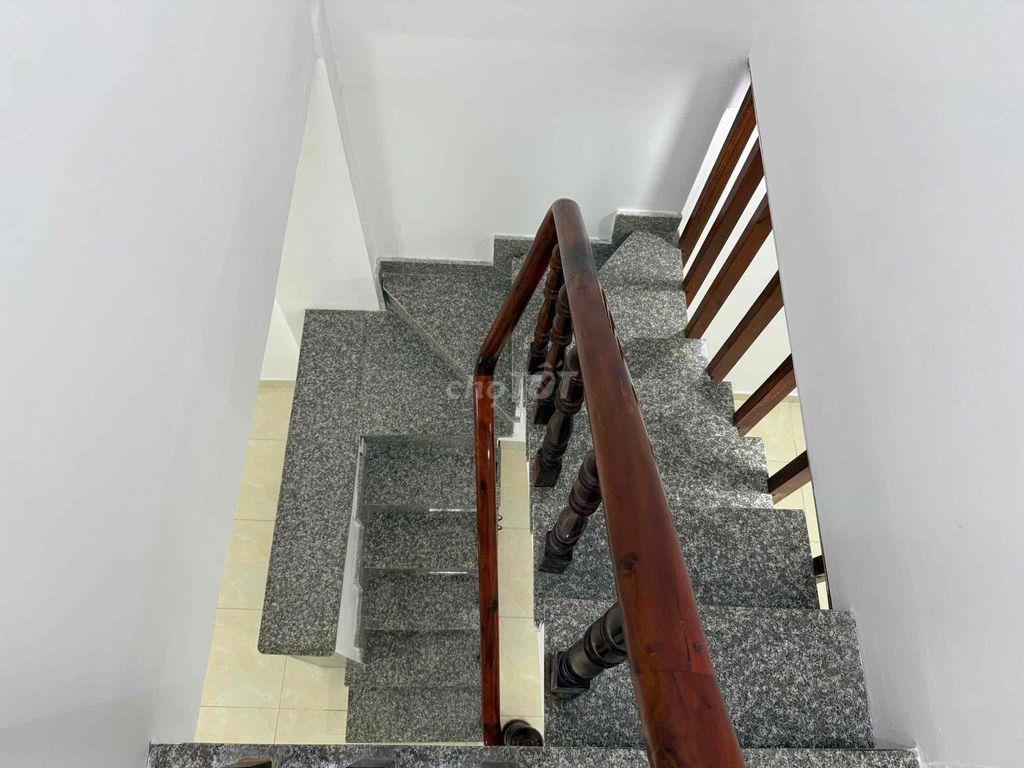 SIEU Phẩm bán đất tặng nhà 2 tầng DT 54M ( 3,10 x 18 ) đường lê văn vi