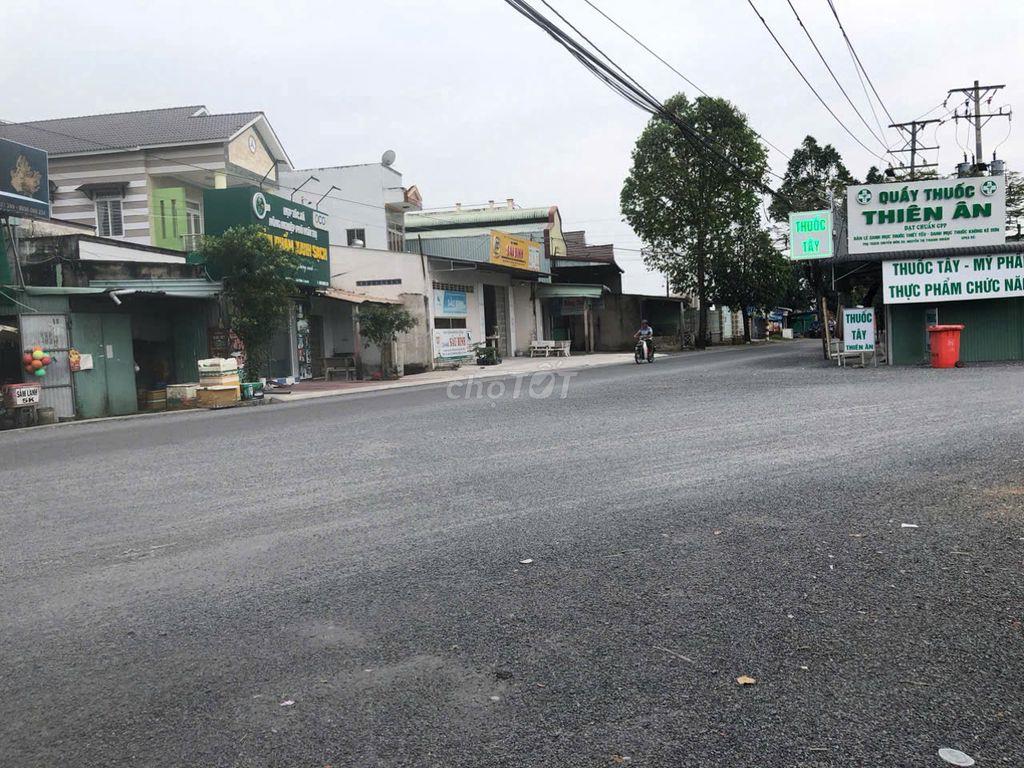 BÁN ĐẤT LONG AN 2000m2, Kèm dãy nhà trọ.