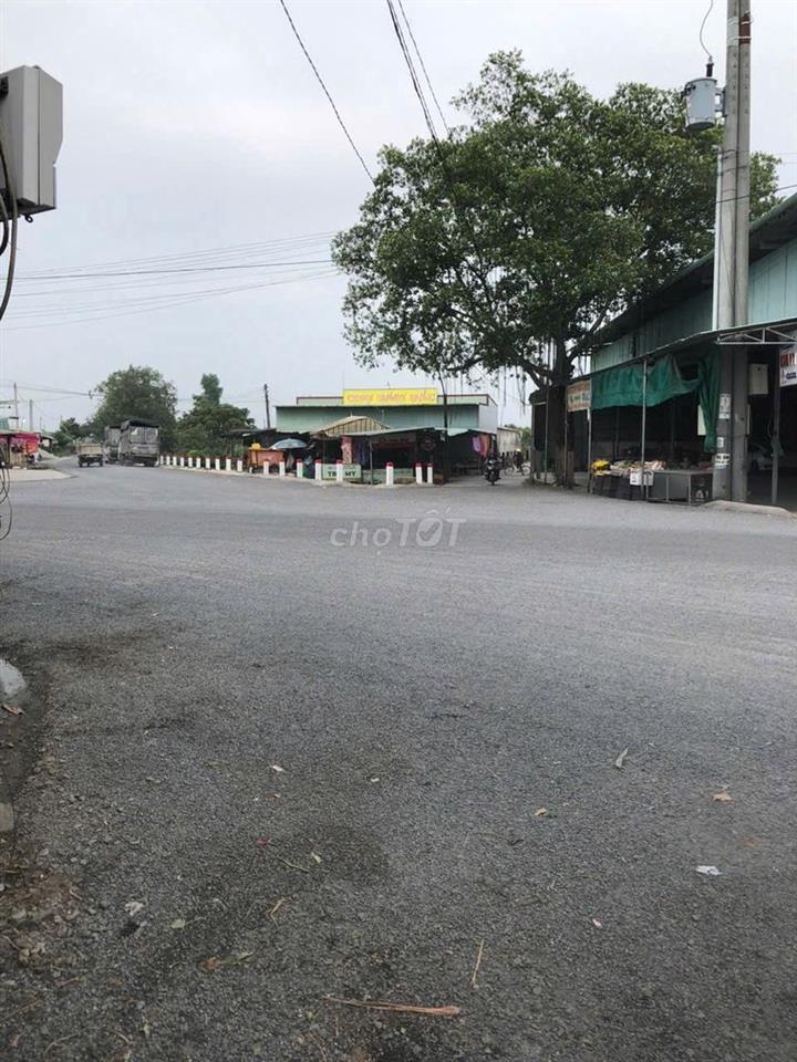 BÁN ĐẤT LONG AN 2000m2, Kèm dãy nhà trọ.