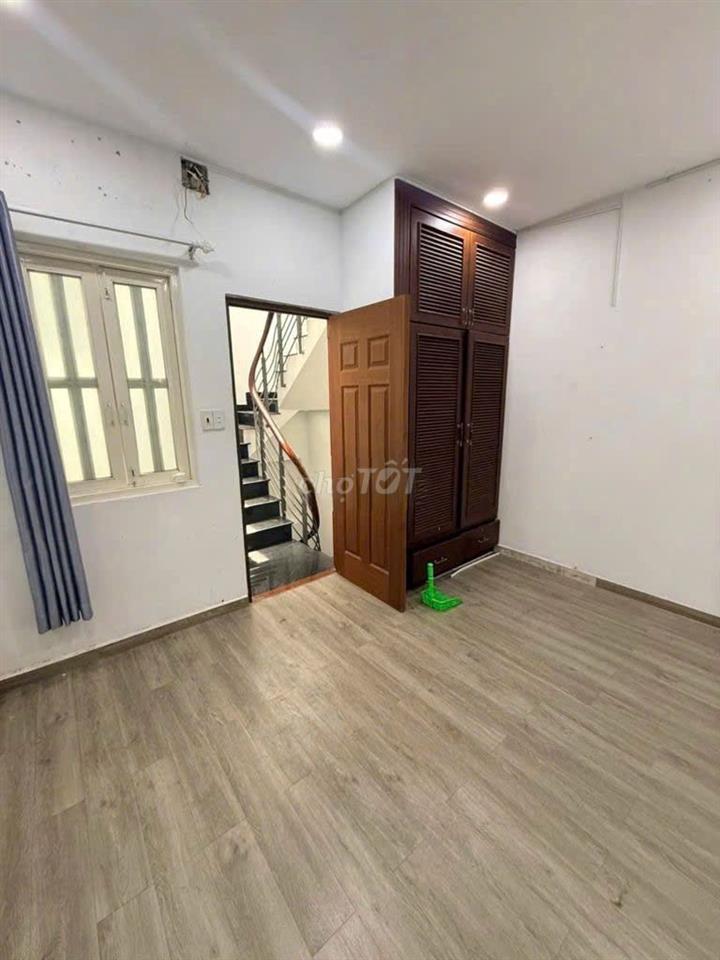 Cho Thuê Nhà :  Hoa Thị, Phường 7, Quận Phú Nhuận.