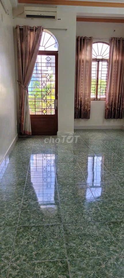 Cho Thuê Nhà : 266/  Tô Hiến Thành, Phường 15, Quận 10.