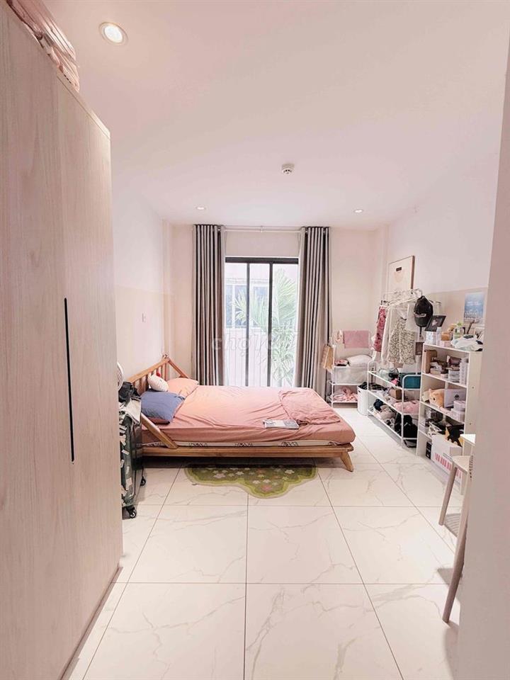 Studio xinh xắn Q2 nhiều ánh sáng
