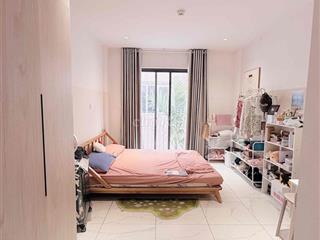 Studio xinh xắn Q2 nhiều ánh sáng