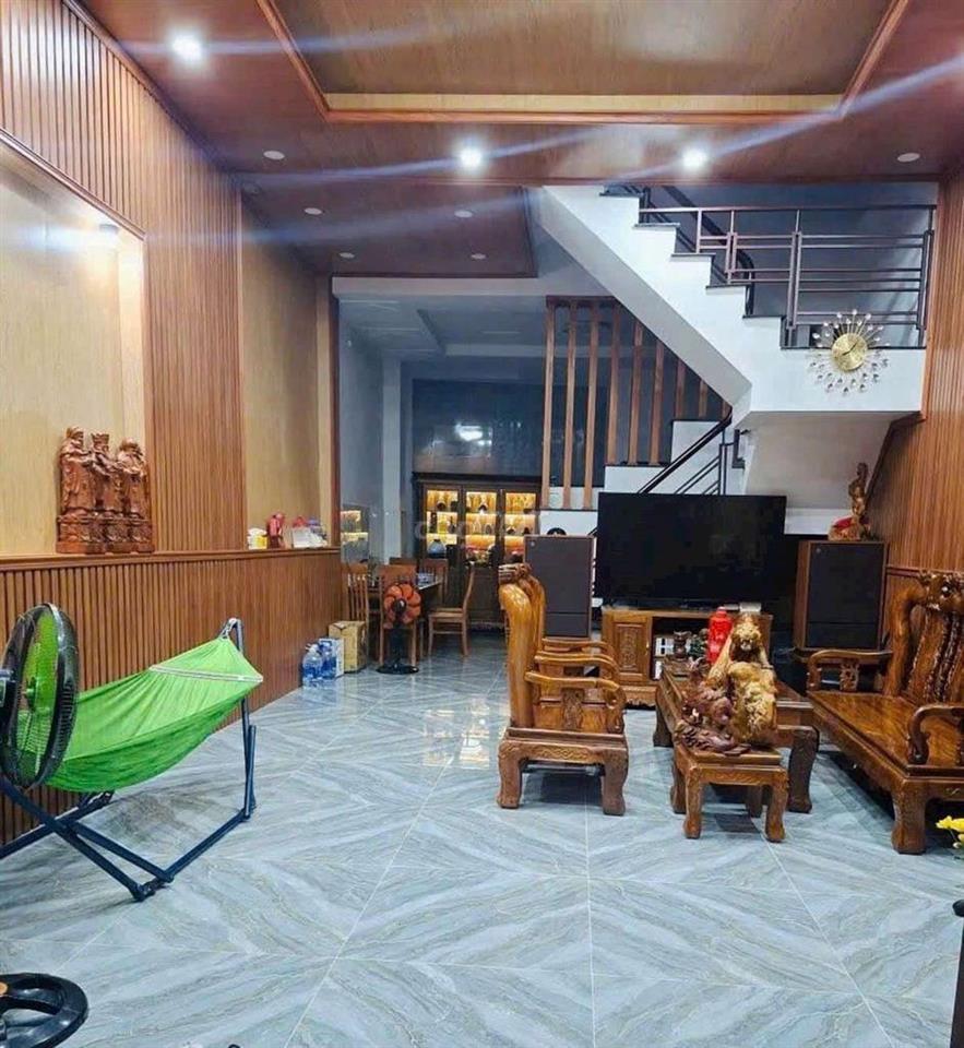 Bán nhà 5x16 hai lầu hẻm nhựa gần BV Q12 chính chủ giấy tờ đầy đủ .