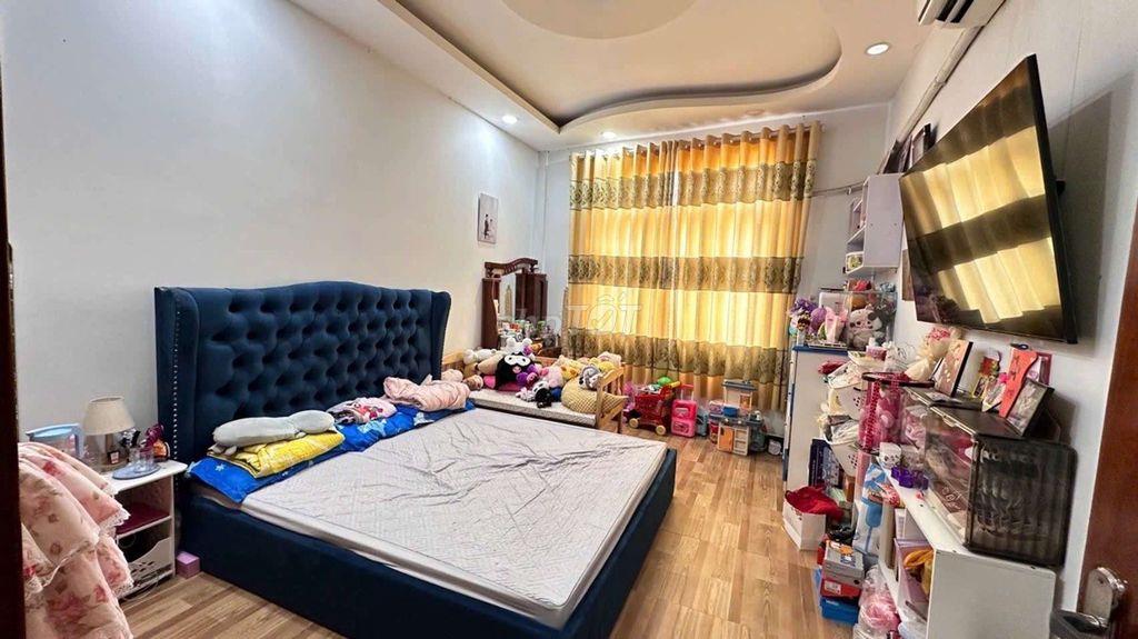 NHÀ PHAN HUY ÍCH KẾ BÊN EMAT : DT 7.5x8 :XÂY DỰNG 3LẦU  4 P.NGỦ