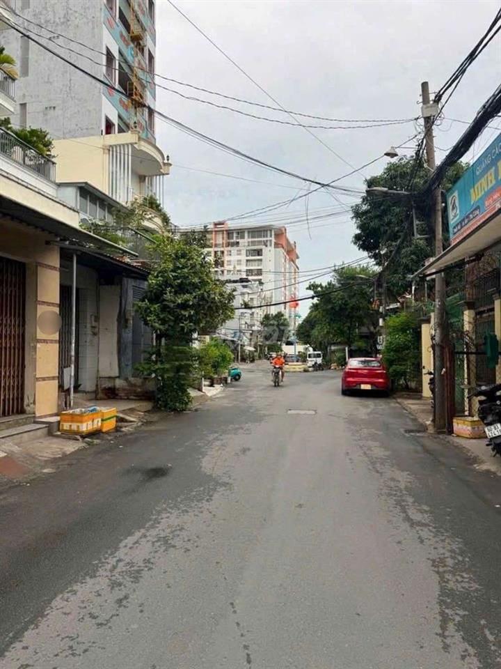 NHÀ PHAN HUY ÍCH KẾ BÊN EMAT : DT 7.5x8 :XÂY DỰNG 3LẦU  4 P.NGỦ