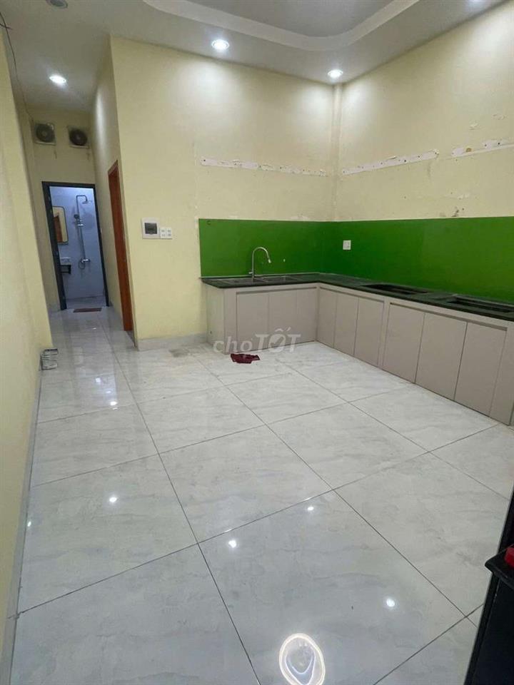BÁN NHÀ TÔ KÝ/ 2LẦU 6PN, 88M KG lộ giới, sổ hoàn công chính chủ 5Tỷ lẻ